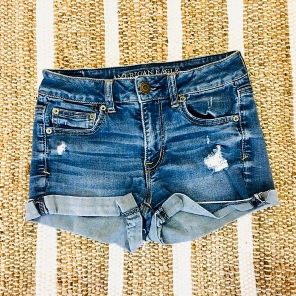 American Eagle Outfitters AEO denim jean shorts distressed style